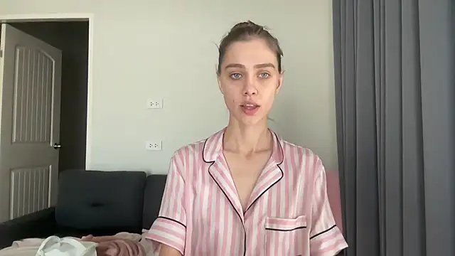 Snapshot of SonyaSweety chatting on 02/21/26, 02:56 SonyaSweety online show from 02/21/26, 02:56