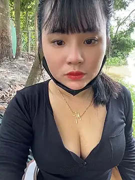 Snapshot of Lewd_couple chatting on 05/23/26, 04:07 Lewd couple online show from 05/23/26, 04:07