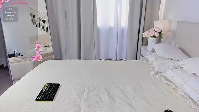 Amina Youn online show from 05/04/26, 12:23