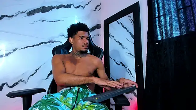 Nehemiaa boy online show from 04/20/26, 02:42