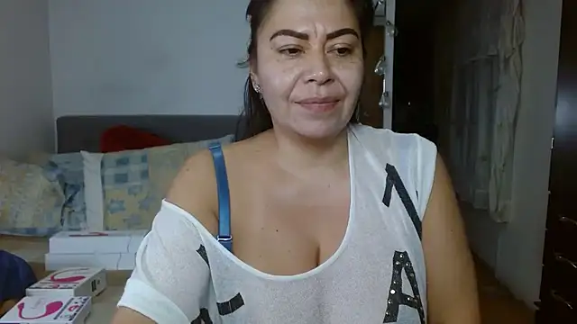 Snapshot of Karo_sexy chatting on 02/27/25, 06:07 Karo sexy online show from 02/27/25, 06:07