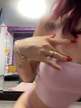 Snapshot of Roxyfoxyyy chatting on 07/14/26, 07:30 Roxyfoxyyy online show from 07/14/26, 07:30