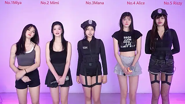 Snapshot of Velvet-girl chatting on 02/09/26, 10:19 Velvet-girl online show from 02/09/26, 10:19