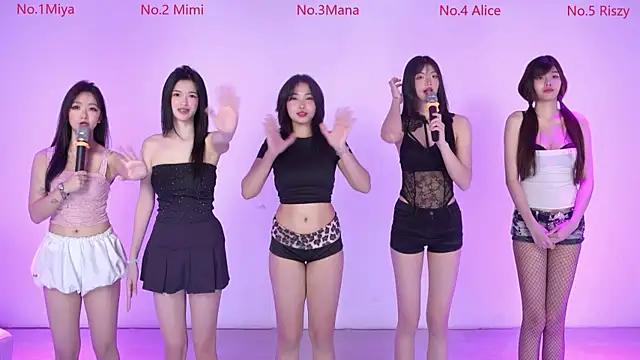 Snapshot of Velvet-girl chatting on 02/12/26, 10:21 Velvet-girl online show from 02/12/26, 10:21