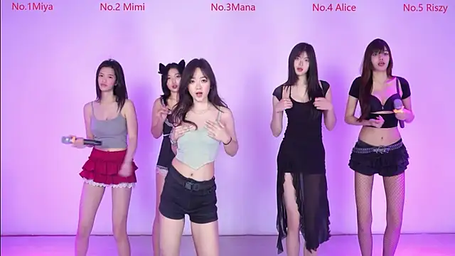 Snapshot of Velvet-girl chatting on 02/13/26, 10:22 Velvet-girl online show from 02/13/26, 10:22