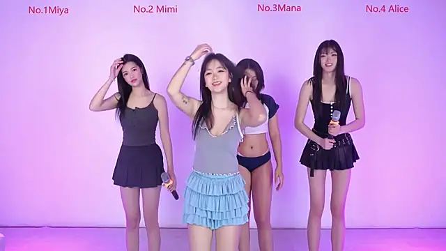 Snapshot of Velvet-girl chatting on 02/14/26, 10:23 Velvet-girl online show from 02/14/26, 10:23