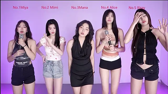 Snapshot of Velvet-girl chatting on 02/25/26, 10:14 Velvet-girl online show from 02/25/26, 10:14