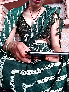 Snapshot of Komal4050 chatting on 07/04/26, 02:18 Komal4050 online show from 07/04/26, 02:18