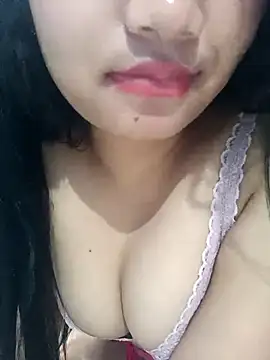 Snapshot of EliraMoon chatting on 02/21/26, 08:21 EliraMoon online show from 02/21/26, 08:21