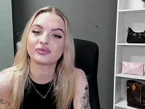 Snapshot of BlankaXCute chatting on 02/07/26, 03:27 BlankaXCute online show from 02/07/26, 03:27