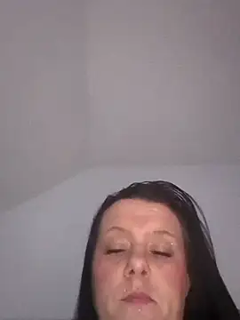 Snapshot of louisa36 chatting on 02/08/26, 09:51 louisa36 online show from 02/08/26, 09:51