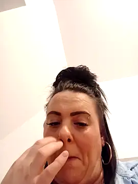 Snapshot of louisa36 chatting on 02/15/26, 10:50 louisa36 online show from 02/15/26, 10:50