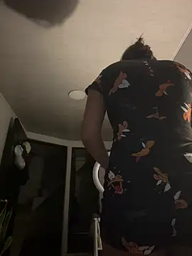 RachelWeisz  online show from 02/12/26, 10:21