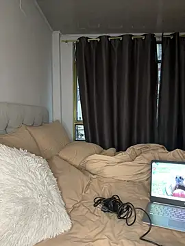 RachelWeisz  online show from 02/23/26, 11:18