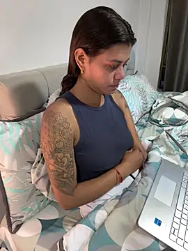 RachelWeisz  online show from 04/20/26, 10:29