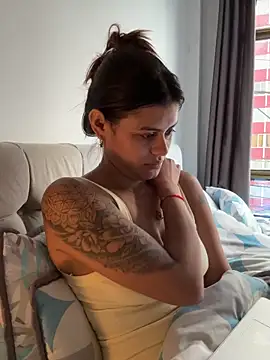 RachelWeisz  online show from 04/23/26, 12:29