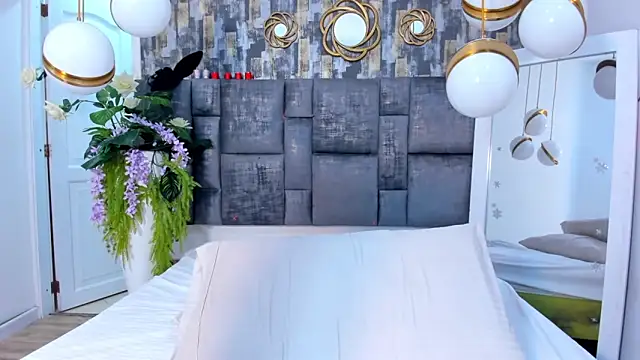 Snapshot of MiiaTauro chatting on 02/27/26, 08:31 MiiaTauro online show from 02/27/26, 08:31