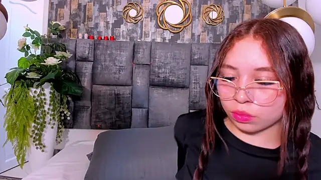 MiiaTauro online show from 03/25/26, 02:12