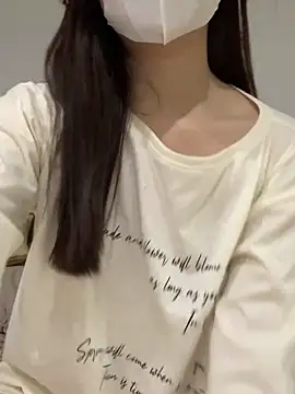 Snapshot of Rin-yiyi chatting on 02/22/26, 10:47 Rin-yiyi online show from 02/22/26, 10:47