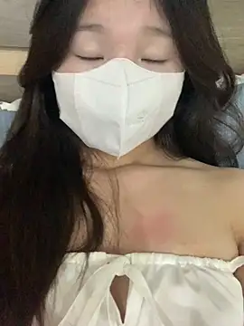 Snapshot of Rin-yiyi chatting on 03/04/26, 05:13 Rin-yiyi online show from 03/04/26, 05:13