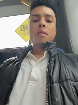 Snapshot of Eros_lee chatting on 02/17/26, 05:30 Eros lee online show from 02/17/26, 05:30