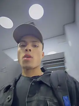 Snapshot of Eros_lee chatting on 03/01/26, 10:45 Eros lee online show from 03/01/26, 10:45