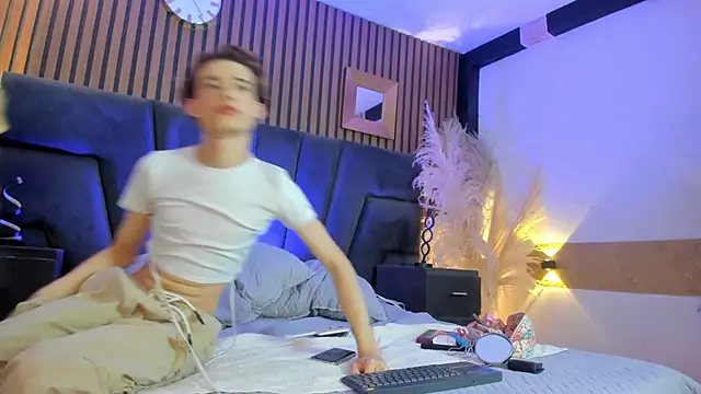 Snapshot of AngelDoll_1 chatting on 02/09/26, 01:53 AngelDoll 1 online show from 02/09/26, 01:53