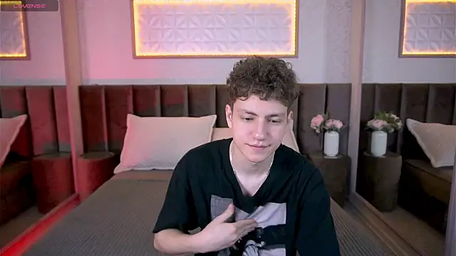 Snapshot of StefanBev chatting on 02/11/26, 07:30 StefanBev online show from 02/11/26, 07:30