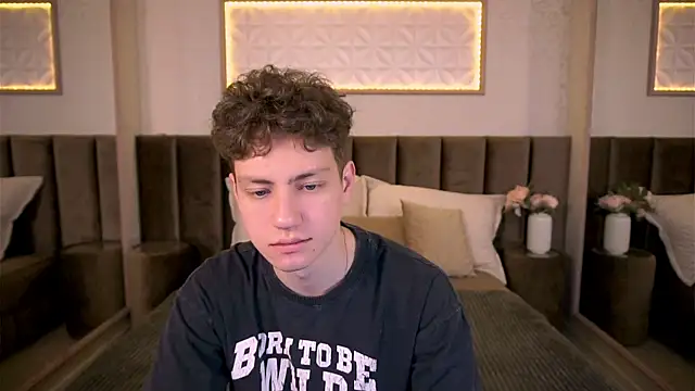 Snapshot of StefanBev chatting on 02/13/26, 07:32 StefanBev online show from 02/13/26, 07:32