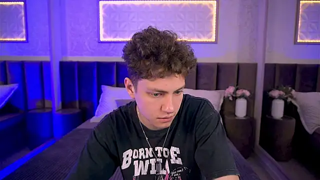 Snapshot of StefanBev chatting on 02/15/26, 07:43 StefanBev online show from 02/15/26, 07:43