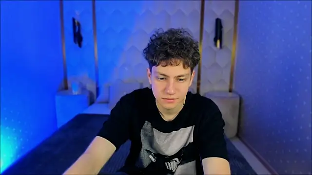 Snapshot of StefanBev chatting on 02/16/26, 07:43 StefanBev online show from 02/16/26, 07:43