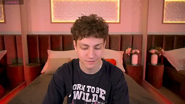 Snapshot of StefanBev chatting on 02/20/26, 07:58 StefanBev online show from 02/20/26, 07:58