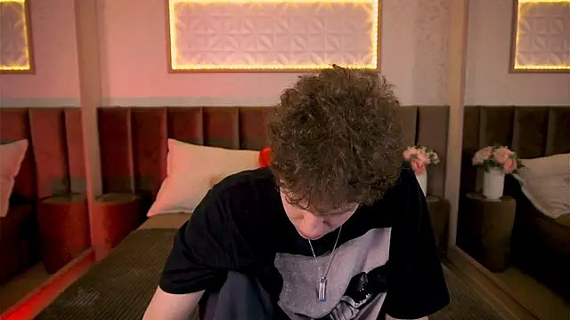 Snapshot of StefanBev chatting on 02/21/26, 08:10 StefanBev online show from 02/21/26, 08:10