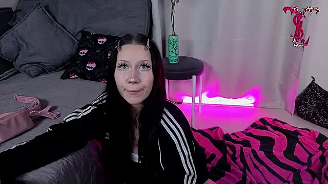 Snapshot of xdigitalxhoe chatting on 06/01/26, 08:43 xdigitalxhoe online show from 06/01/26, 08:43