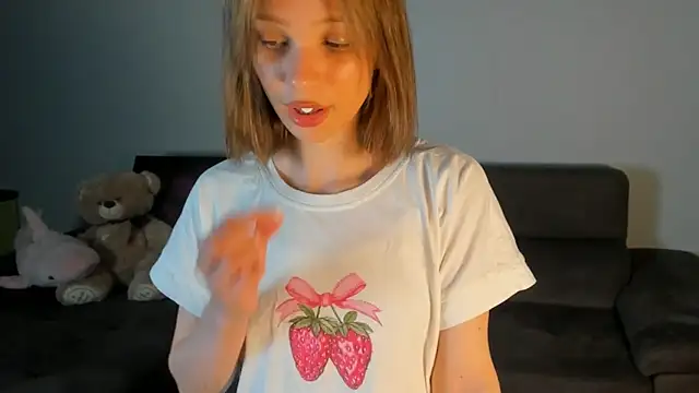 Kiracute18 online show from 06/14/26, 06:43