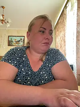 Snapshot of Mommy-girl-Lola chatting on 07/07/26, 12:31 Mommy-girl-Lola online show from 07/07/26, 12:31