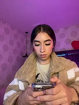 Snapshot of alahia_pink chatting on 03/04/26, 01:55 alahia pink online show from 03/04/26, 01:55