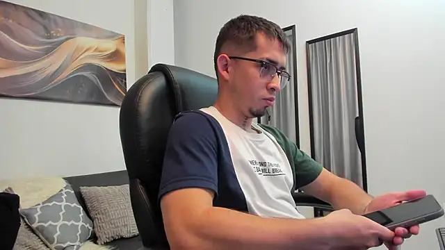 Tommas Jhonson online show from 03/18/26, 03:53