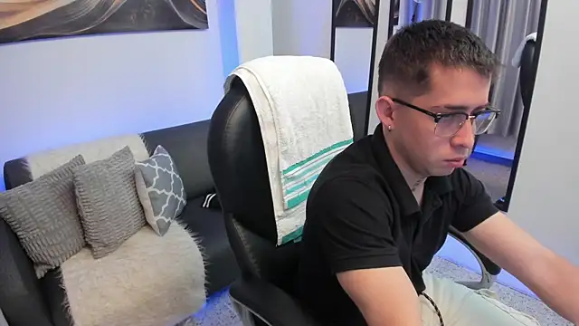 Tommas Jhonson online show from 03/25/26, 02:17