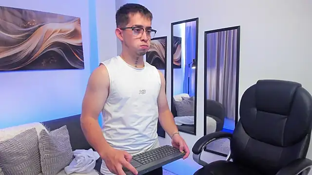 Tommas Jhonson online show from 03/31/26, 04:29