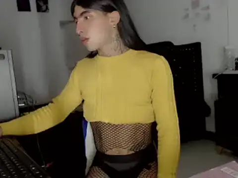 nebullax mcqueen online show from 02/15/26, 02:47