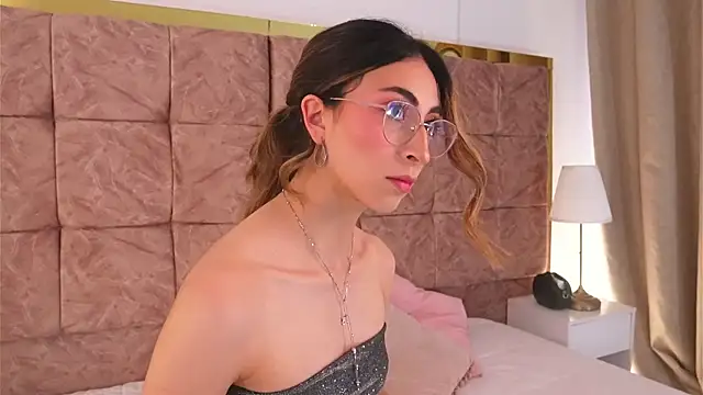 EmmaClark   online show from 03/28/26, 07:46