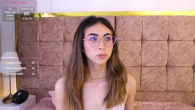 EmmaClark   online show from 03/31/26, 08:09