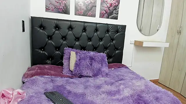 Kitty f00x online show from 07/23/26, 12:58