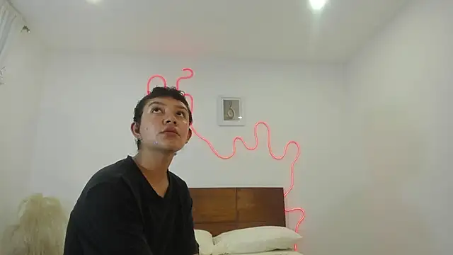 Snapshot of hardcoreheat_ind chatting on 02/17/26, 11:11 hardcoreheat ind online show from 02/17/26, 11:11