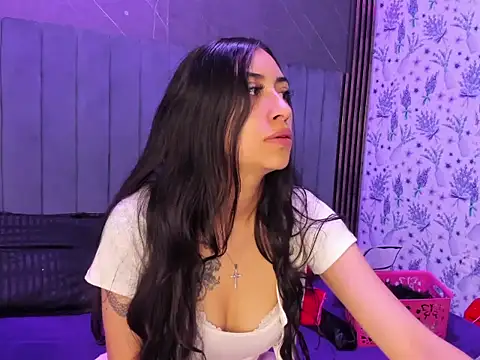 TiffanyDream8 online show from 04/22/26, 08:43