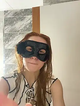 Snapshot of seluna_baby chatting on 02/18/26, 07:32 seluna baby online show from 02/18/26, 07:32