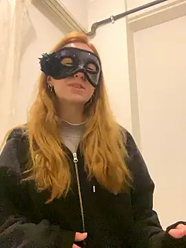 Snapshot of seluna_baby chatting on 02/24/26, 08:18 seluna baby online show from 02/24/26, 08:18