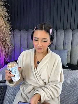 Nanda vixen  online show from 04/19/26, 09:08