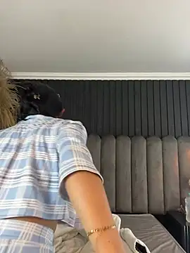 Nanda vixen  online show from 04/22/26, 11:39